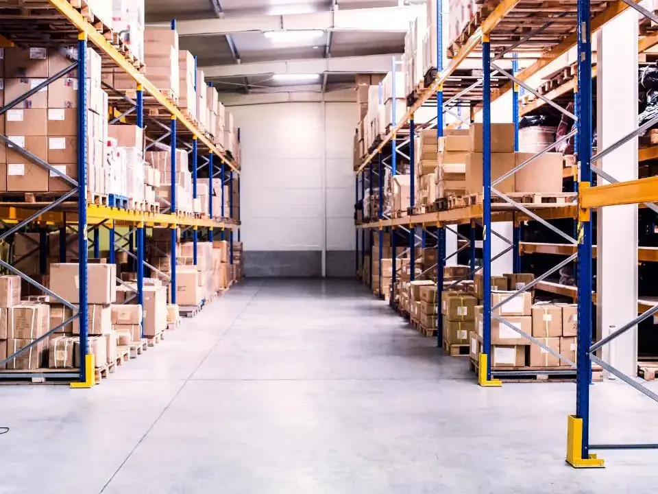 Caracteristici și Facilități de Top ale Halei Industriale